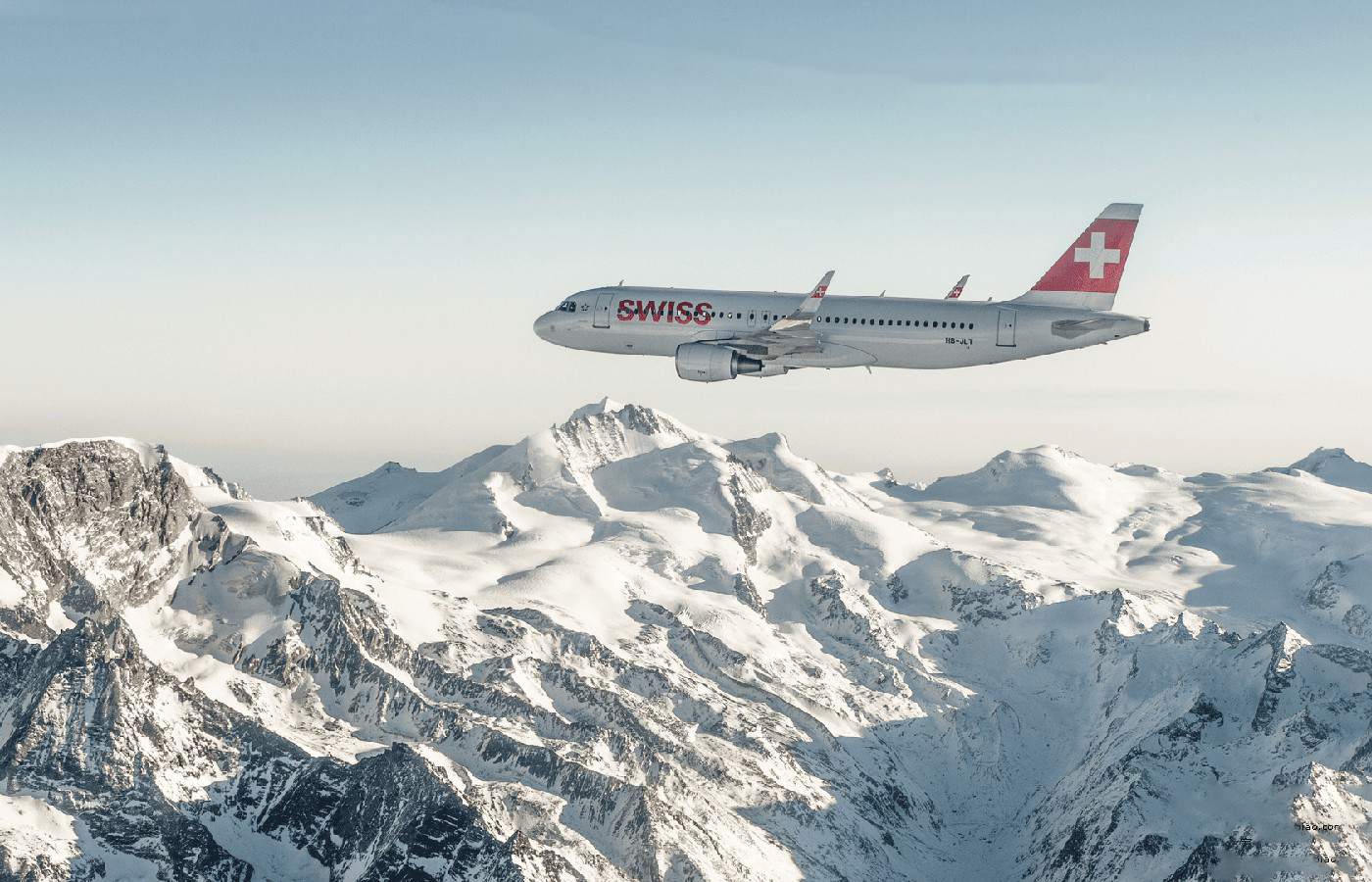 百年灵与瑞士国际航空公司推动未来航空业可持续发展